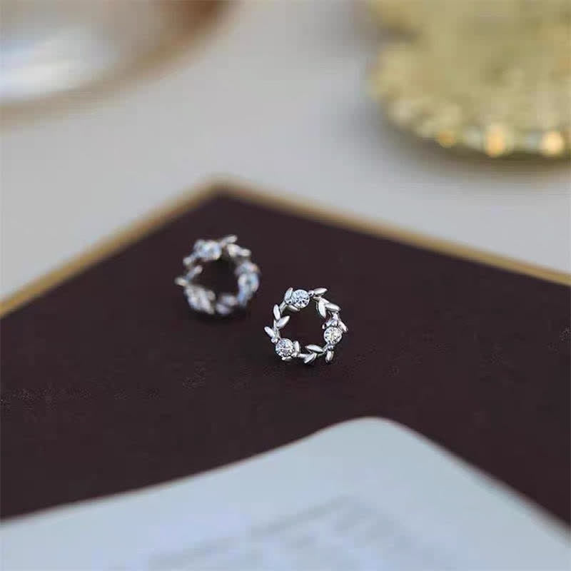 Foviel 925 Sterling Silber Posts Kupfer Metall winziger Kranz Gestüt Segnung Blume Ohrringe