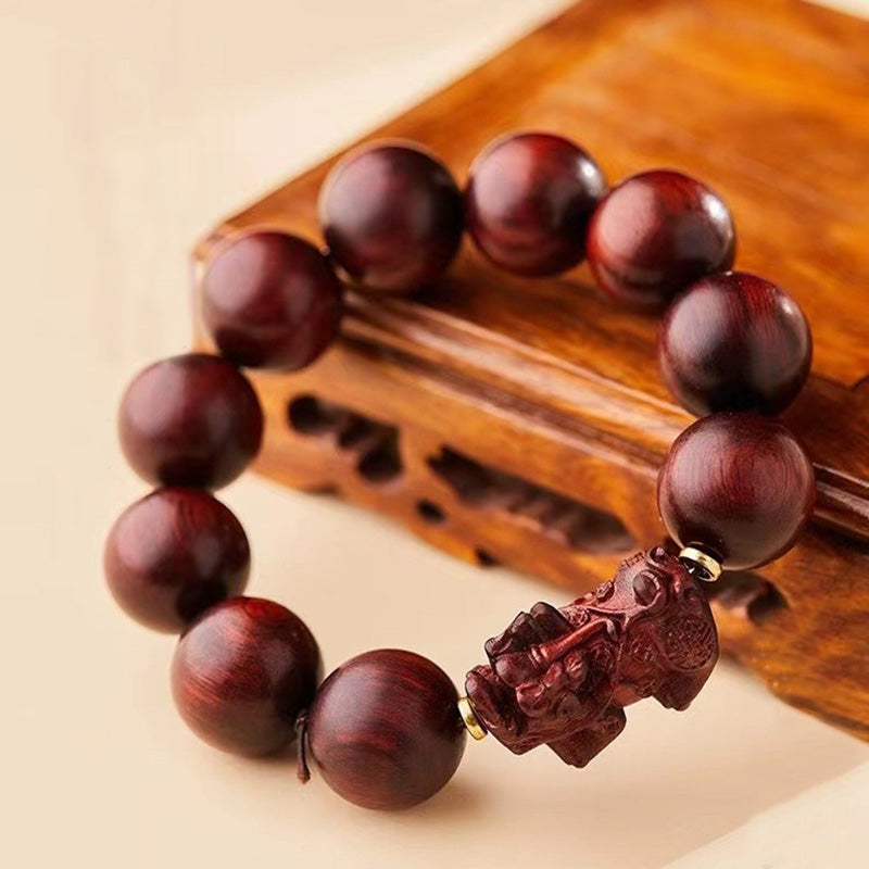 Bracelet de protection PiXiu en bois de santal rouge à petites feuilles Foviel
