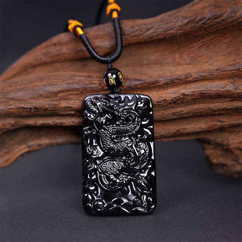 Pendentif collier Foviel en obsidienne noire naturelle rectangulaire gravé d'un dragon pour le succès