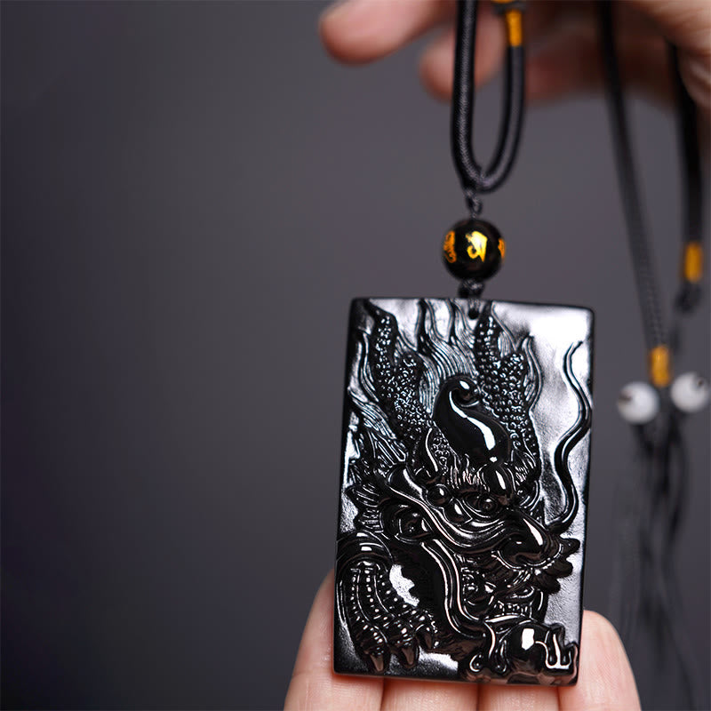 Pendentif collier Foviel en obsidienne noire naturelle rectangulaire gravé d'un dragon pour le succès