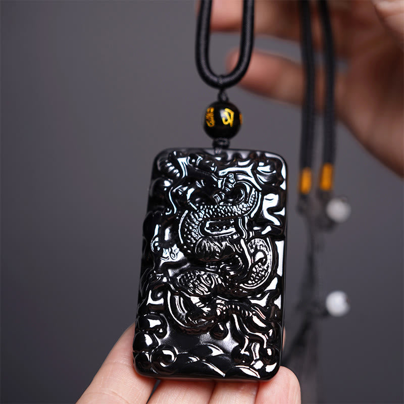 Pendentif collier Foviel en obsidienne noire naturelle rectangulaire gravé d'un dragon pour le succès