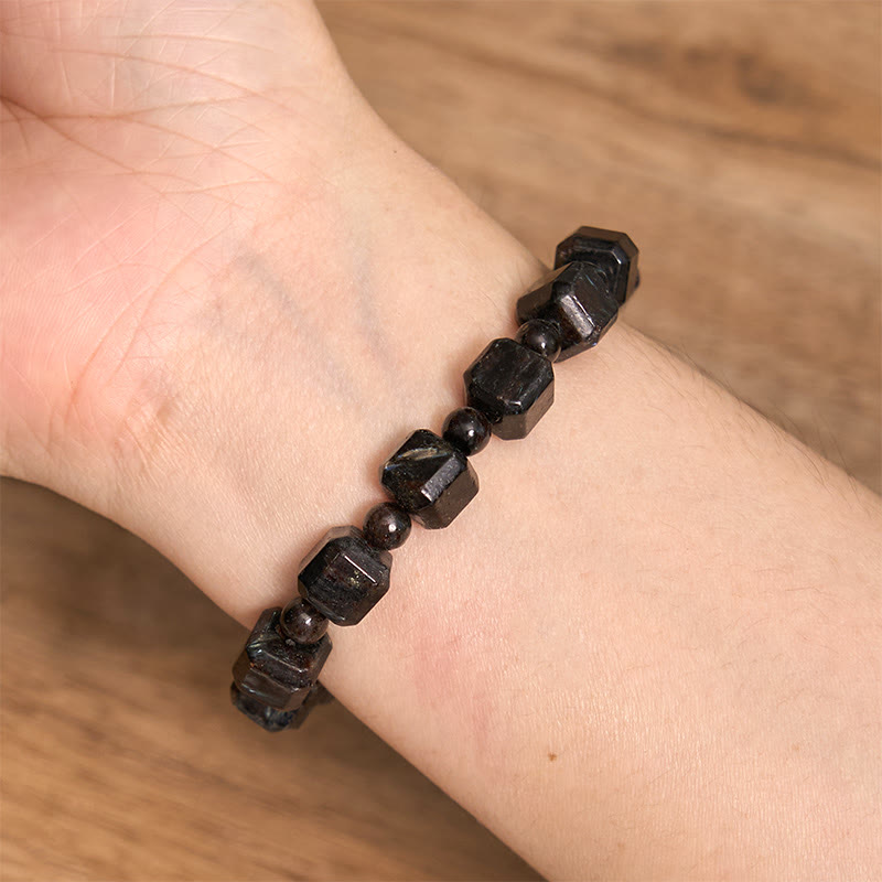 Bracelet de transformation en astrophyllite Foviel