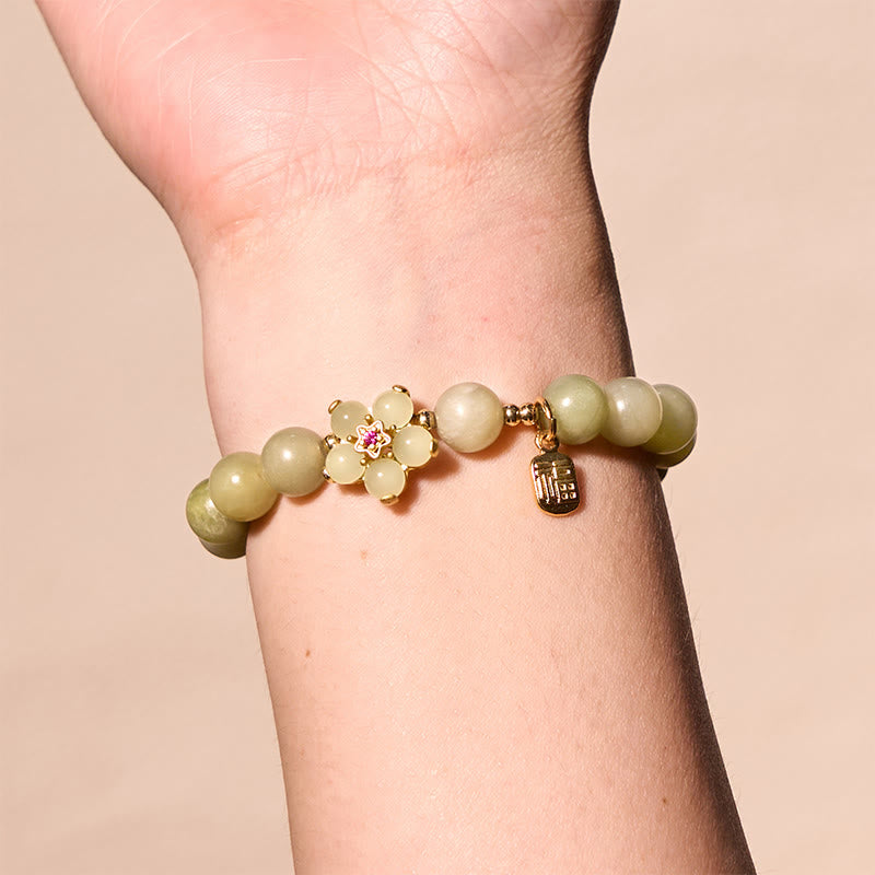 Bracelet porte-bonheur Foviel en jade vert avec motif floral et caractère Fu