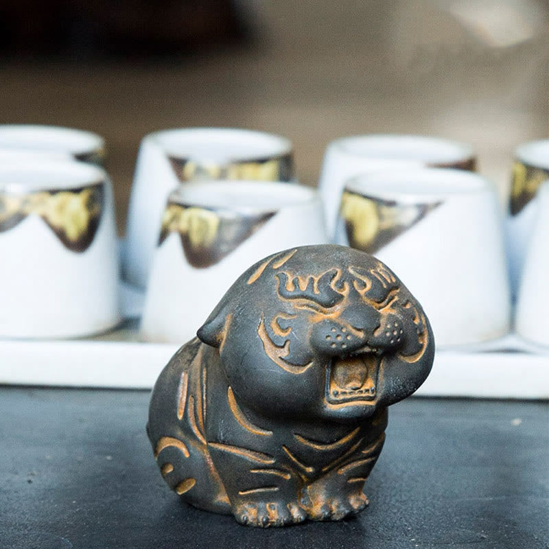 Foviel Mini Statue de tigre mignon en résine coulée pour décoration intérieure contre la rouille et la poudre de fer
