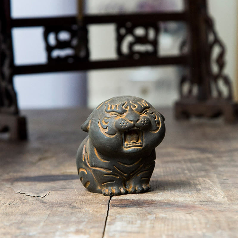 Foviel Mini Statue de tigre mignon en résine coulée pour décoration intérieure contre la rouille et la poudre de fer