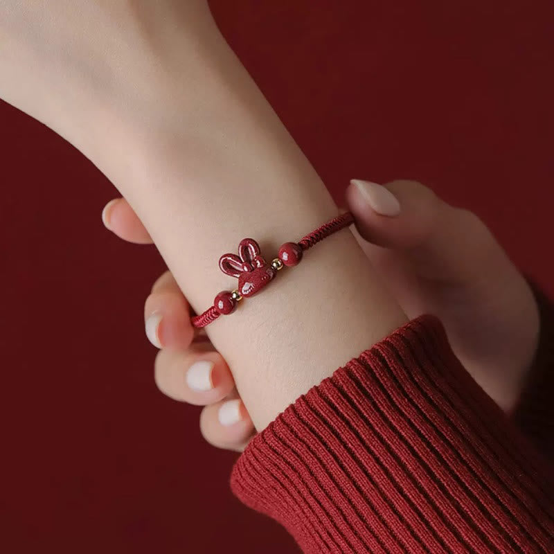 Bracelet porte-bonheur Foviel fait main en cinabre avec lapin du zodiaque chinois et cordon rouge