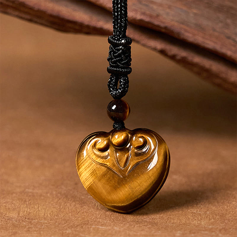 Pendentif collier en corde avec motif cœur en œil de tigre naturel Foviel pour la protection
