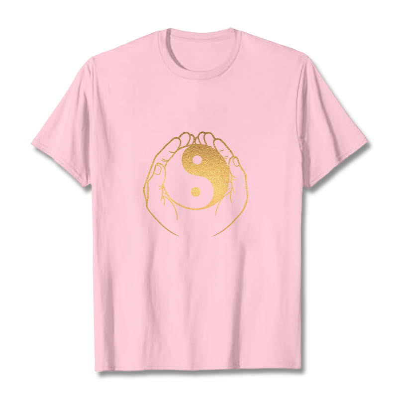 T-shirt Foviel Hands Holding A Golden Yin Yang
