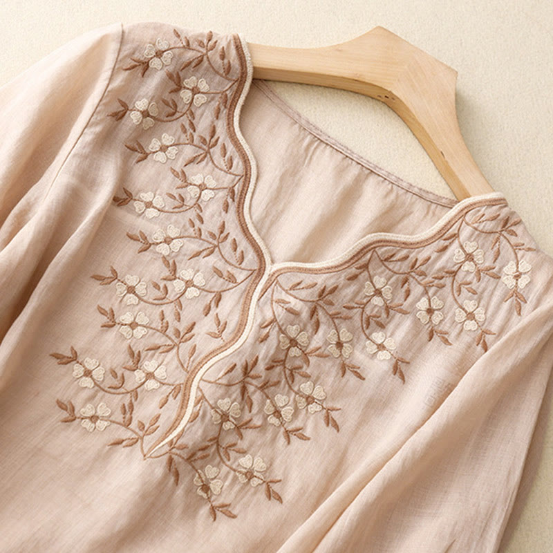 Foviel Sommer Casual Stickerei Blumen Damen V-Ausschnitt Design Halbe Ärmel Acryl T-Shirt