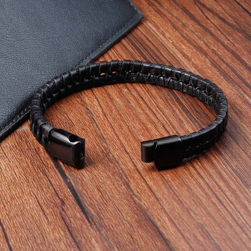 Bracelet Foviel à motif tressé simple en acier titane, cuir multicouche renforcé et boucle