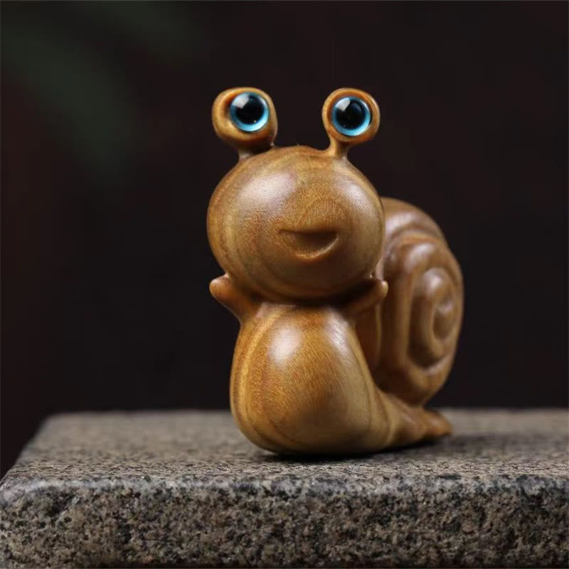 Décoration de bureau Foviel Mini escargot sculpté en bois de santal vert