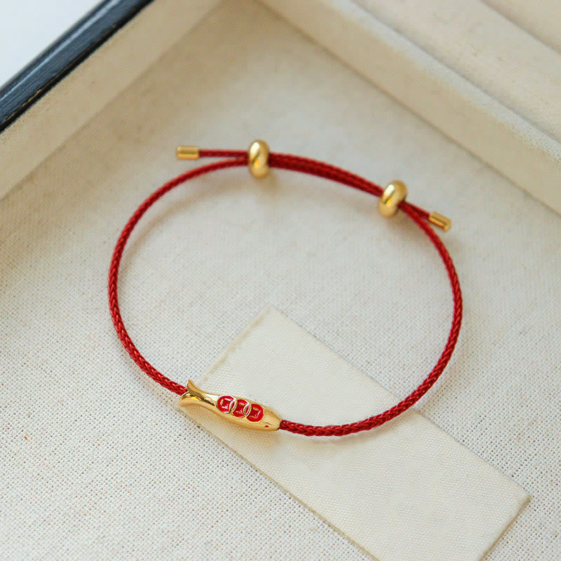 Bracelet de richesse Foviel en laiton avec cordon rouge et motif de poisson koï