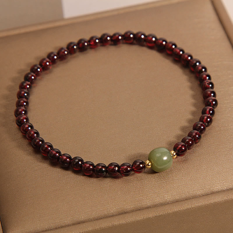 Foviel Natürliche 3mm ultradünne Granat Hetian-Jade Perlen Stabilität Armband