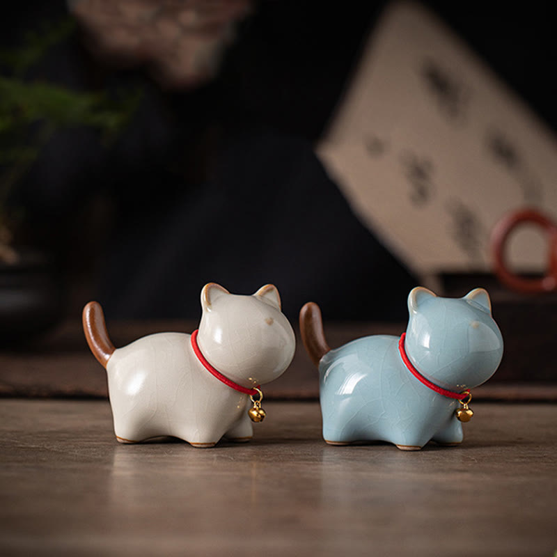 Figurine décorative en céramique Foviel, chat chanceux mignon debout avec grelot et cordon rouge