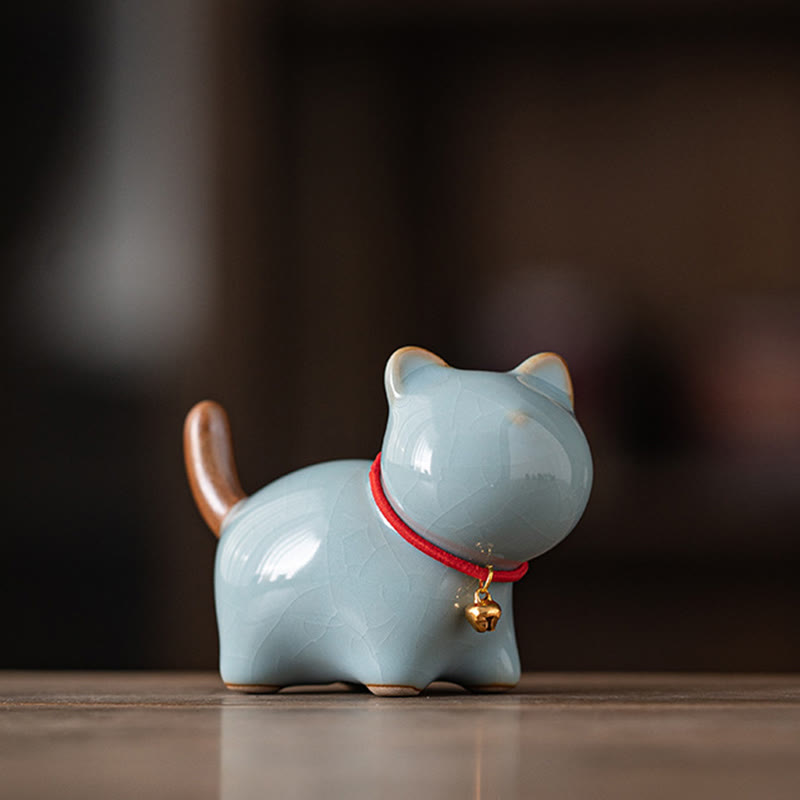 Figurine décorative en céramique Foviel, chat chanceux mignon debout avec grelot et cordon rouge