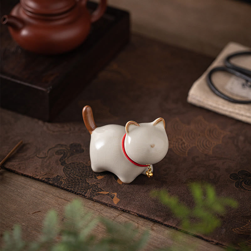 Figurine décorative en céramique Foviel, chat chanceux mignon debout avec grelot et cordon rouge