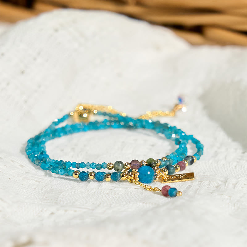 Bracelet triple tour créatif Foviel en perles d'apatite naturelle ultra-fines de 3 mm et cuivre plaqué or 14 carats