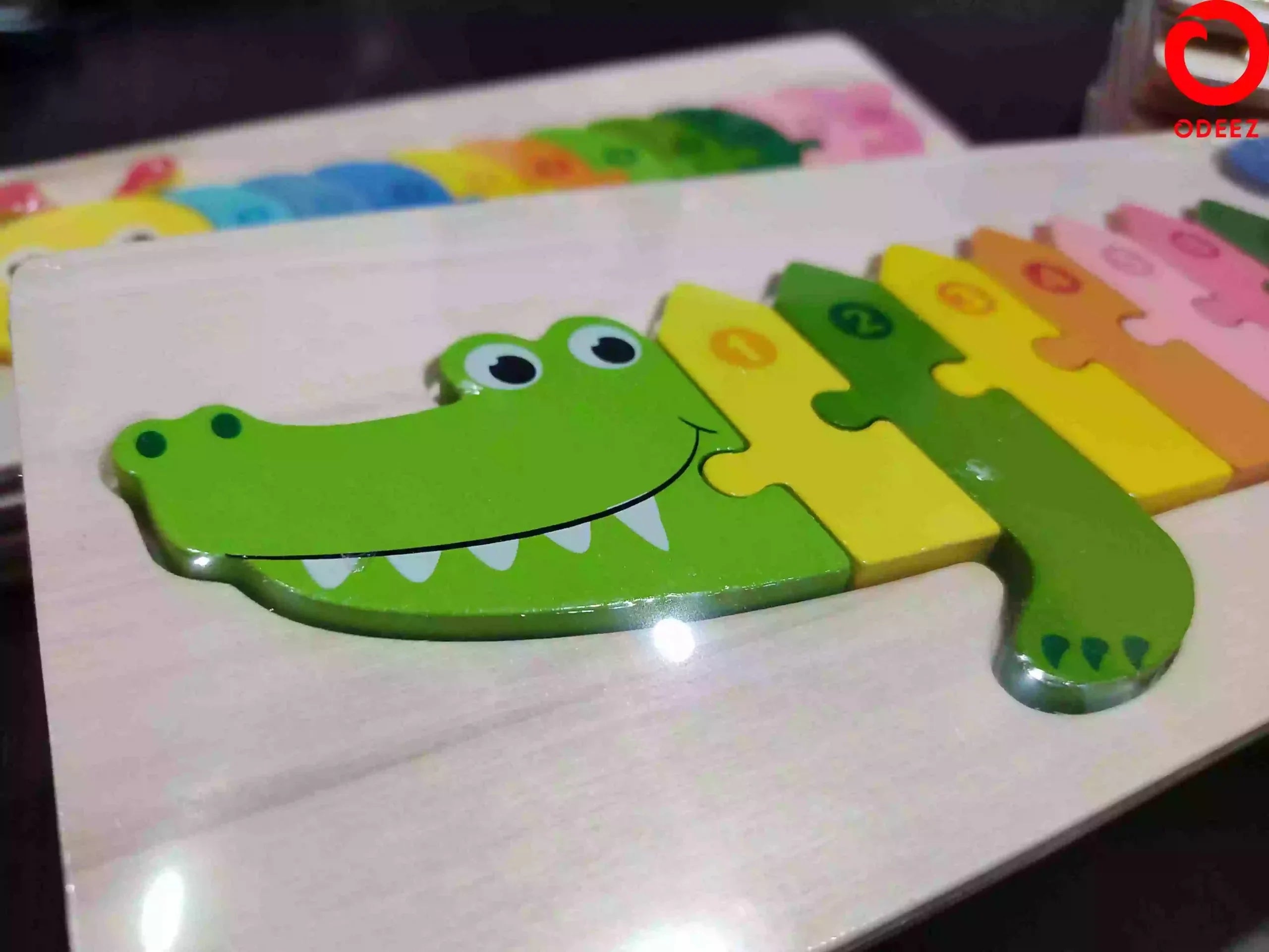 Tablero de madera con animales en 3D - Cocodrilo