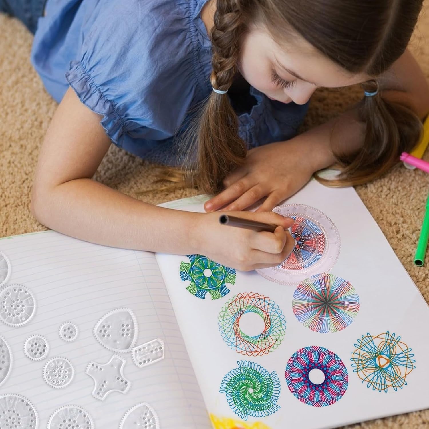 Juego de patrones geométricos de dibujo artístico en espiral - 938