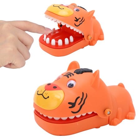Fidtoy Cute Animals Biting Fingers Game for Kids Random Animal Dentist Bite Toy Interactive Party Game Ages 3+
