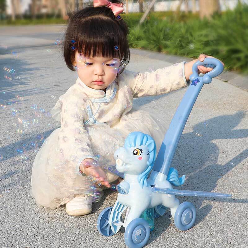 Fidtoy Máquina de burbujas con forma de pony para empujar a mano | Divertido juego de burbujas de colores para niños pequeños al aire libre