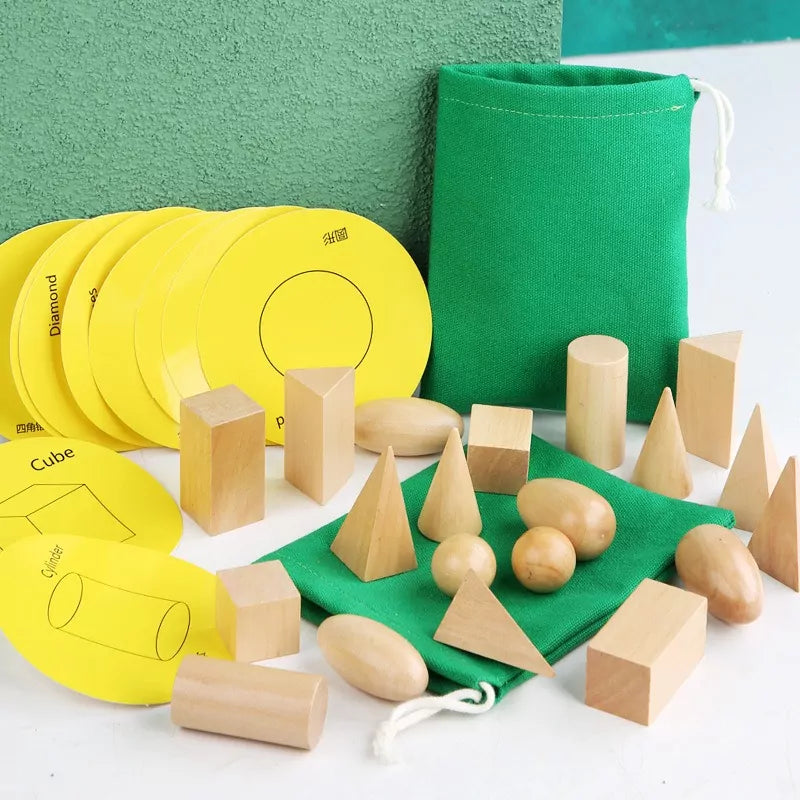 Veinte formas geométricas sólidas con 10 tarjetas