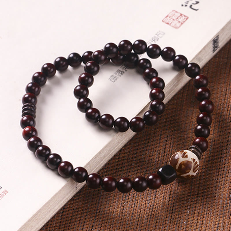 Bracelet double tour de protection Foviel en bois de santal rouge à petites feuilles et graines de Bodhi sculptées en forme de lotus