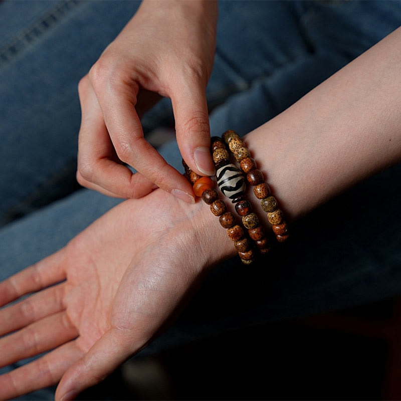 Buddha Stones Tibetan Bodhi Seed Amber Dzi Bead Agate Zakiram Goddess of Wealth Beads Triple Wrap Bracelet Bracelet BS 16