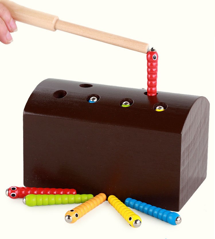 Fidtoy Wooden Insect Catcher Toy – Magnetic Fine Motor Game for Kids 3+