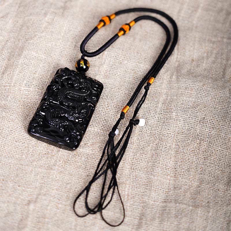 Pendentif collier Foviel en obsidienne noire naturelle rectangulaire gravé d'un dragon pour le succès