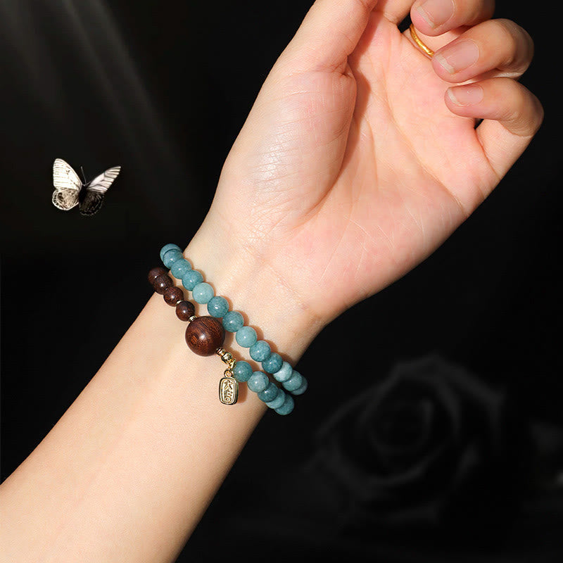 Bracelet double tour Foviel en calcédoine bleue, bois de santal vert et bois de santal rouge à petites feuilles pour l'équilibre émotionnel