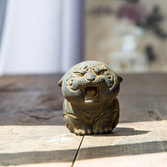 Foviel Mini Statue de tigre mignon en résine coulée pour décoration intérieure contre la rouille et la poudre de fer