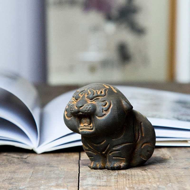 Foviel Mini Statue de tigre mignon en résine coulée pour décoration intérieure contre la rouille et la poudre de fer