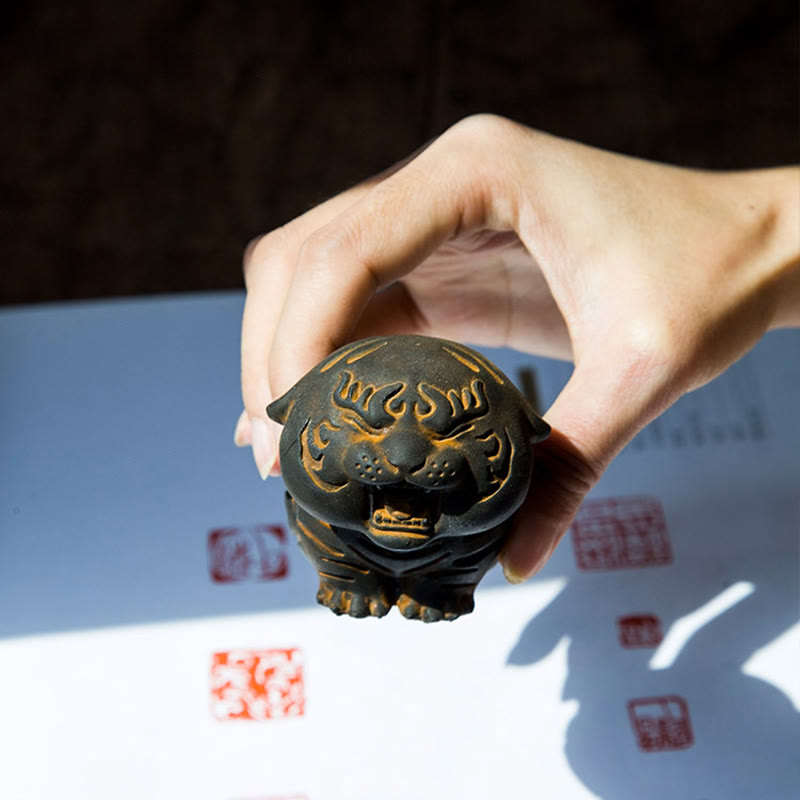 Foviel Mini Statue de tigre mignon en résine coulée pour décoration intérieure contre la rouille et la poudre de fer