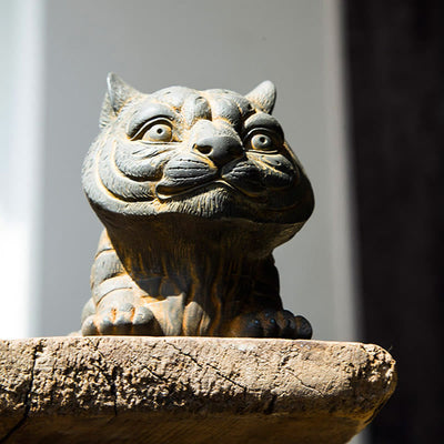 Buddha Stones Handmade Small Lovely Tiger Iron Powder Rust Cast Resin Statue Home Decoration Decorations BS 4