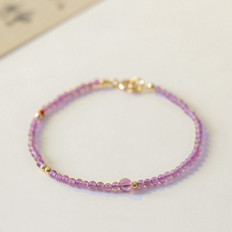 Bracelet de méditation pour la paix intérieure Foviel en perles d'améthyste naturelle ultra-fines de 2 mm et cuivre plaqué or 14 carats