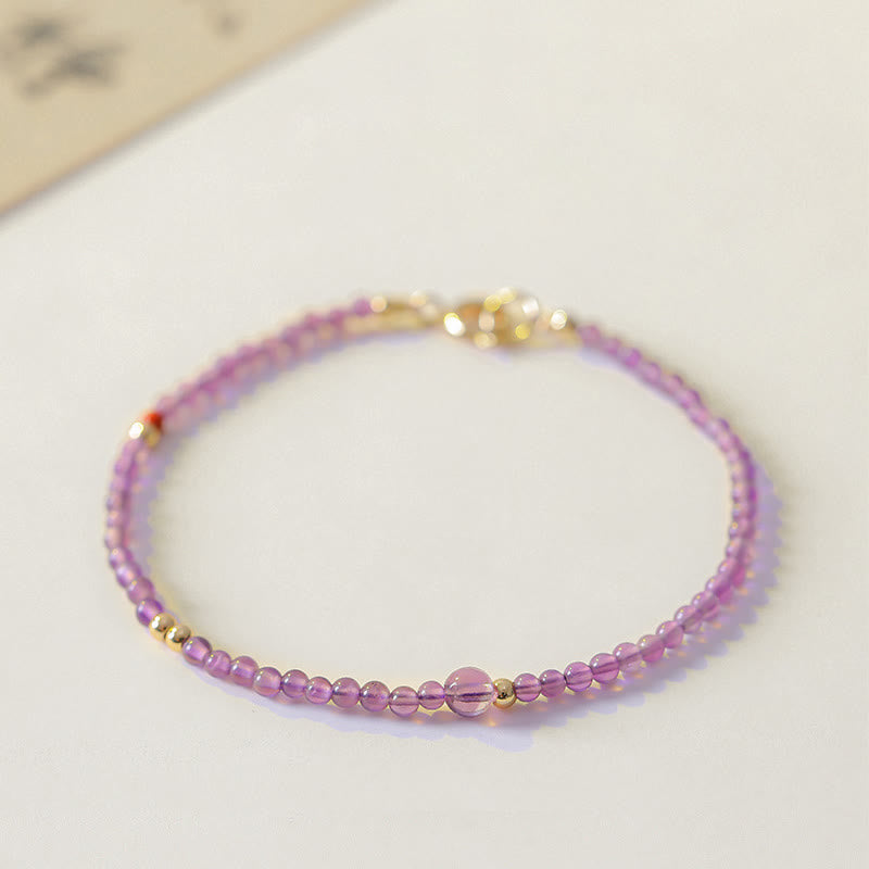 Bracelet de méditation pour la paix intérieure Foviel en perles d'améthyste naturelle ultra-fines de 2 mm et cuivre plaqué or 14 carats