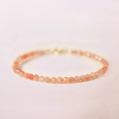 Bracelet de richesse Foviel en perles ultra-fines de pierre de soleil de 3 mm, plaqué or 14 carats sur cuivre