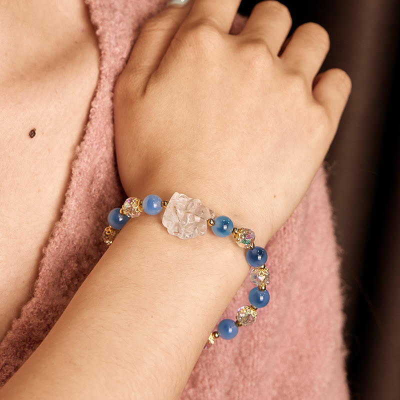 Bracelet harmonie Foviel en agate bleue naturelle, cristal blanc et motif renard à neuf queues