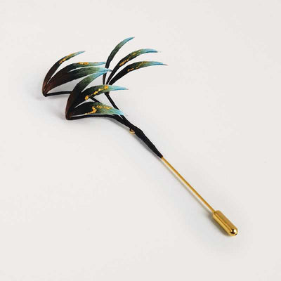 Broche Foviel en forme de fleur en velours fait main avec feuilles de bambou en soie de mûrier verte