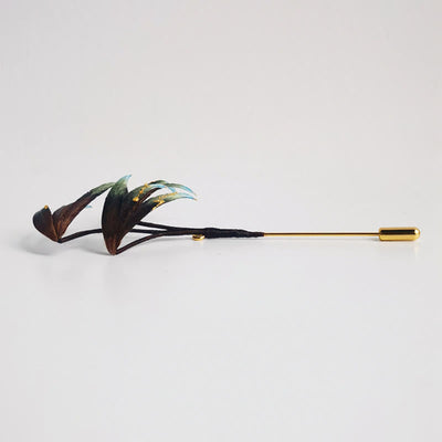 Broche Foviel en forme de fleur en velours fait main avec feuilles de bambou en soie de mûrier verte