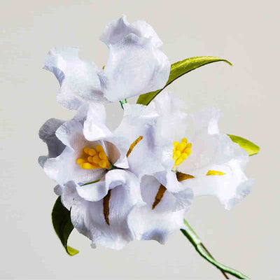 Foviel von Hand handgemacht Velvet Blume Mulberry Seide Weiß Iris Blume Brosche