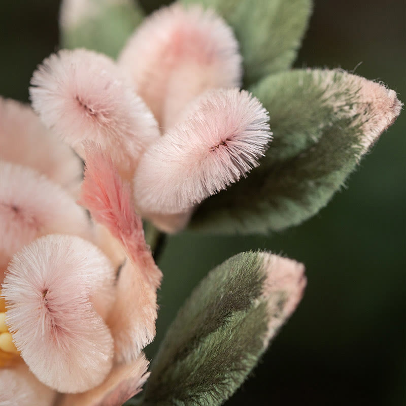 Broche fleur de pêcher en soie de mûrier et velours fait main Yangzhou Foviel