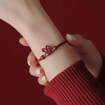 Bracelet porte-bonheur Foviel fait main en cinabre avec lapin du zodiaque chinois et cordon rouge