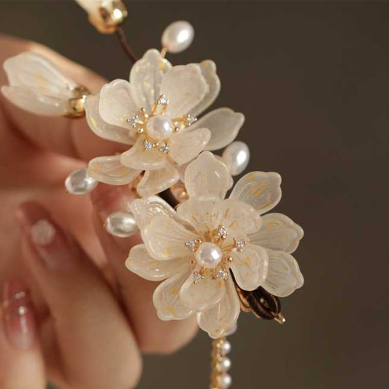 Foviel Classical Magnolia Tassel Side Hair Clip