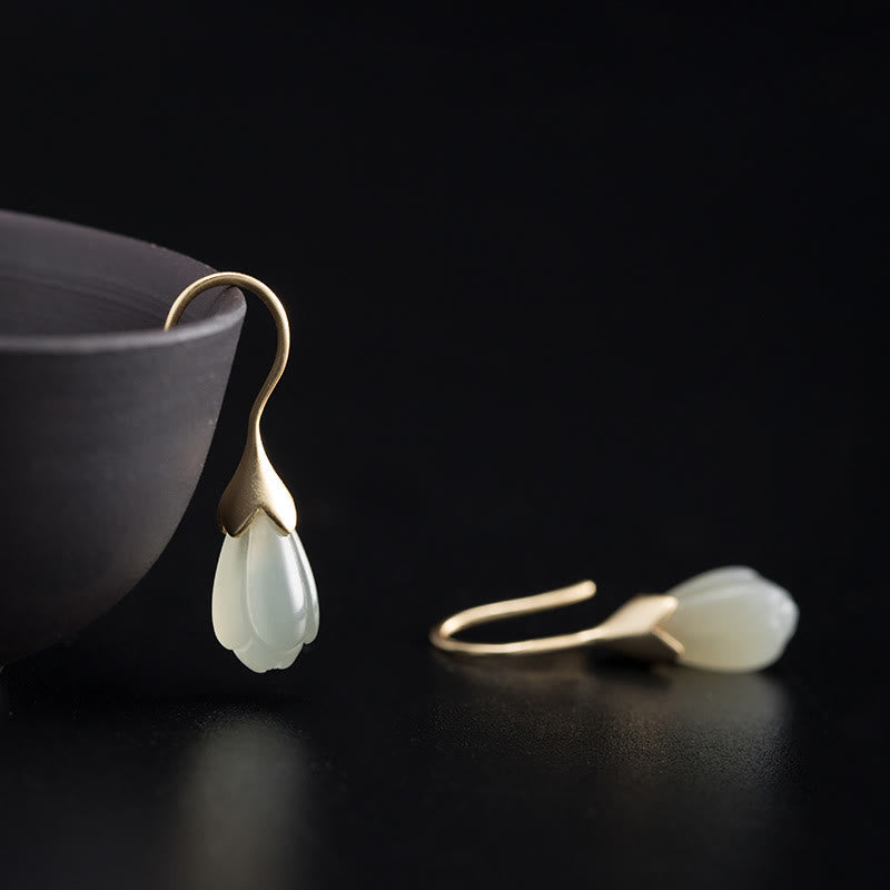 Boucles d'oreilles pendantes Foviel en argent sterling 925, jade de Hetian et motif magnolia de l'abondance