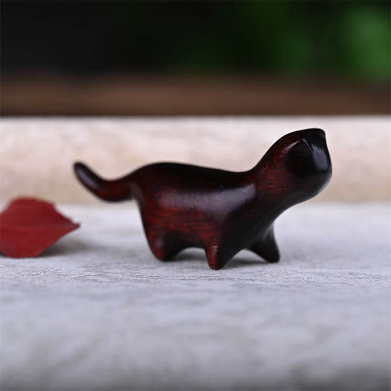 Mini chat porte-bonheur décoratif Foviel en bois de santal vert, bois de santal rouge à petites feuilles, ébène et bois arc-en-ciel