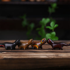Mini chat porte-bonheur décoratif Foviel en bois de santal vert, bois de santal rouge à petites feuilles, ébène et bois arc-en-ciel