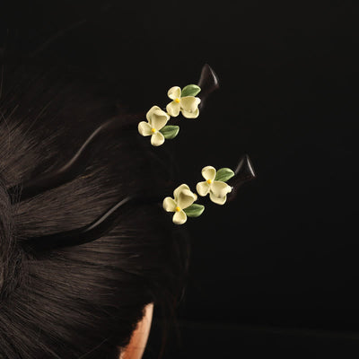 Foviel Ebony Gardenia Petal Courage Hairpin