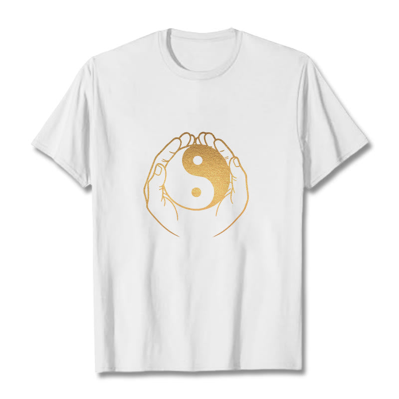 T-shirt Foviel Hands Holding A Golden Yin Yang
